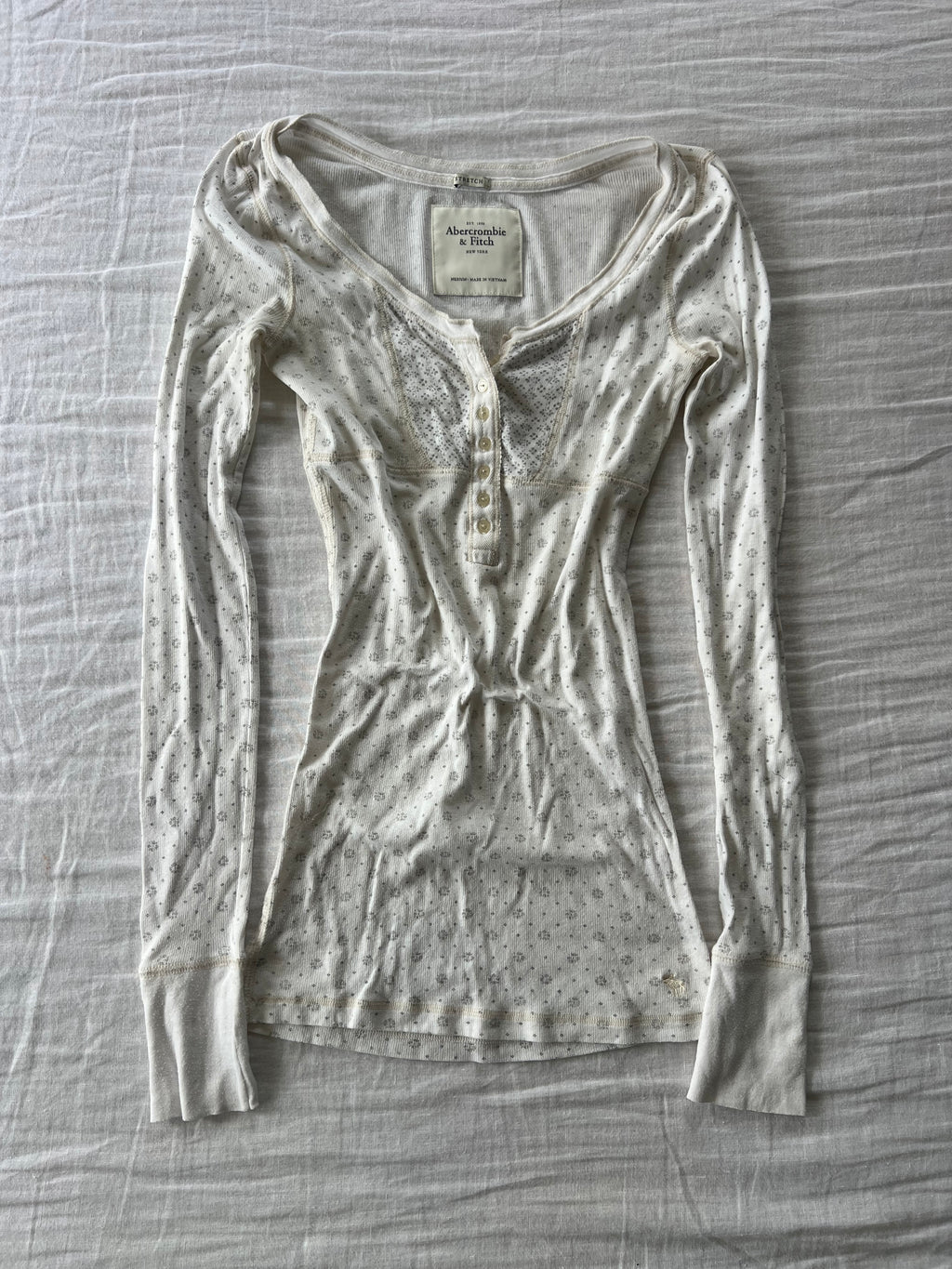 Y2K Abercrombie White Floral Henley