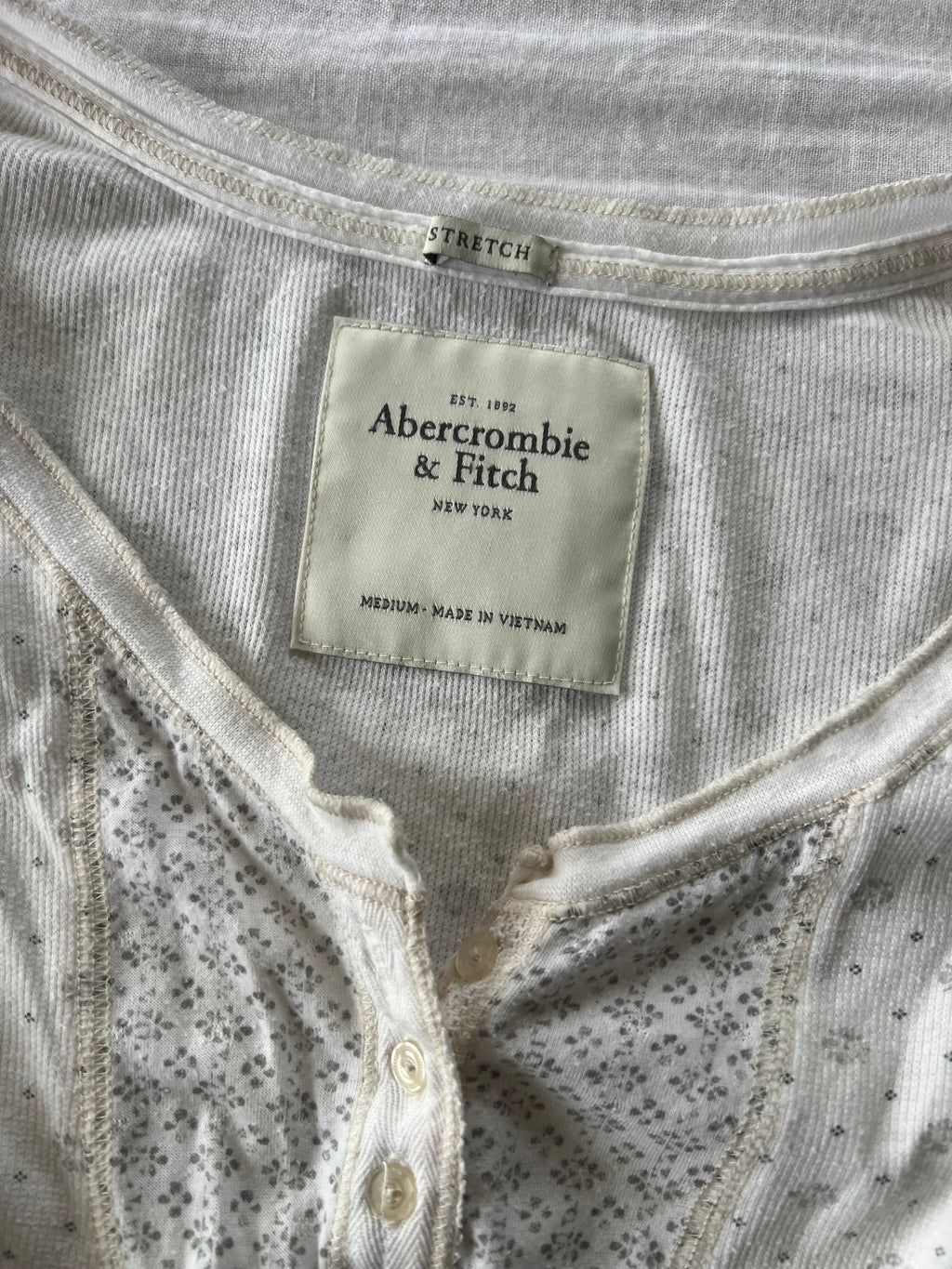 Y2K Abercrombie White Floral Henley
